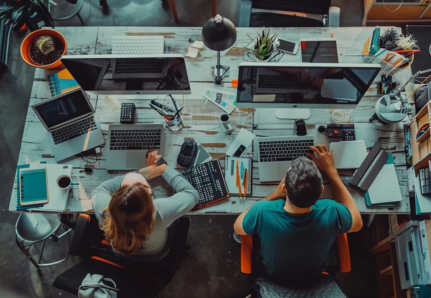 Team von Madex IT Solutions bei der Strategiearbeit