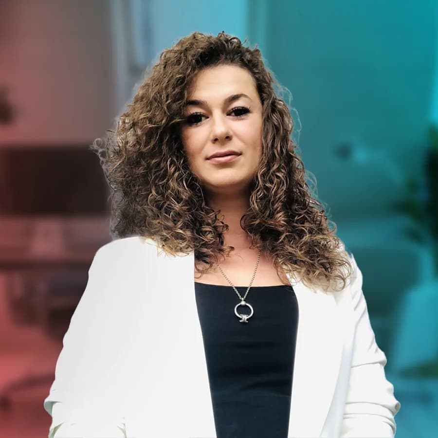 Ariane Schmitz, Kundenberaterin